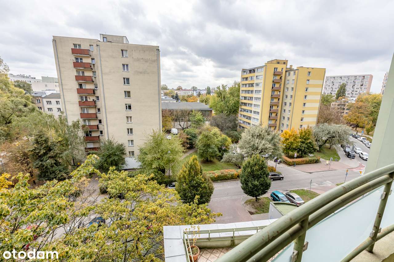 2 pokojowe mieszkanie z odrębną kuchnią - świetna lokalizacja-4