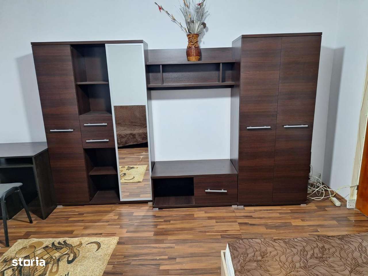 5 min metru Favorit gars CF.1 cu balcon libera si insorita etaj superior bloc 2lifturi fara risc seismic