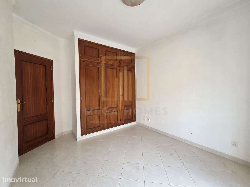 Moradia T5 com piscina + Apartamento T3, em centro de Lagoa (Algarve)-55