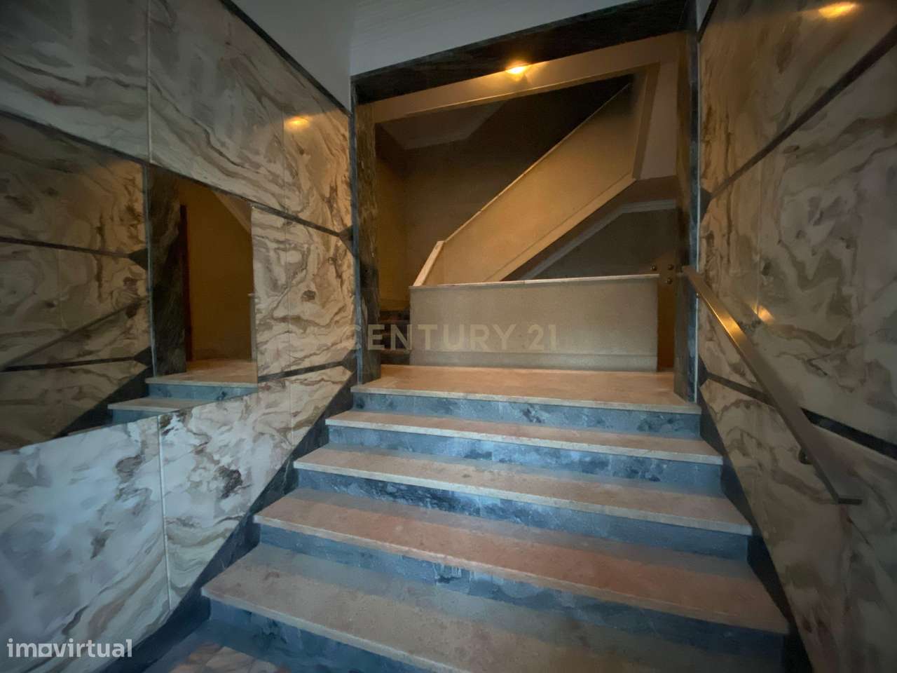 Apartamento T3 em Almada, numa zona tranquila e perto do centro-18