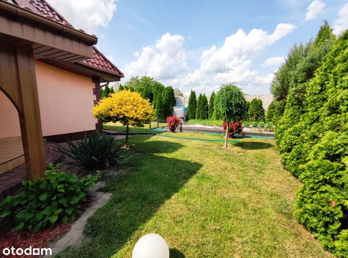 Oszczędny w eksploatacji dom, dwa garaże, duża zagospodarowana działka-7