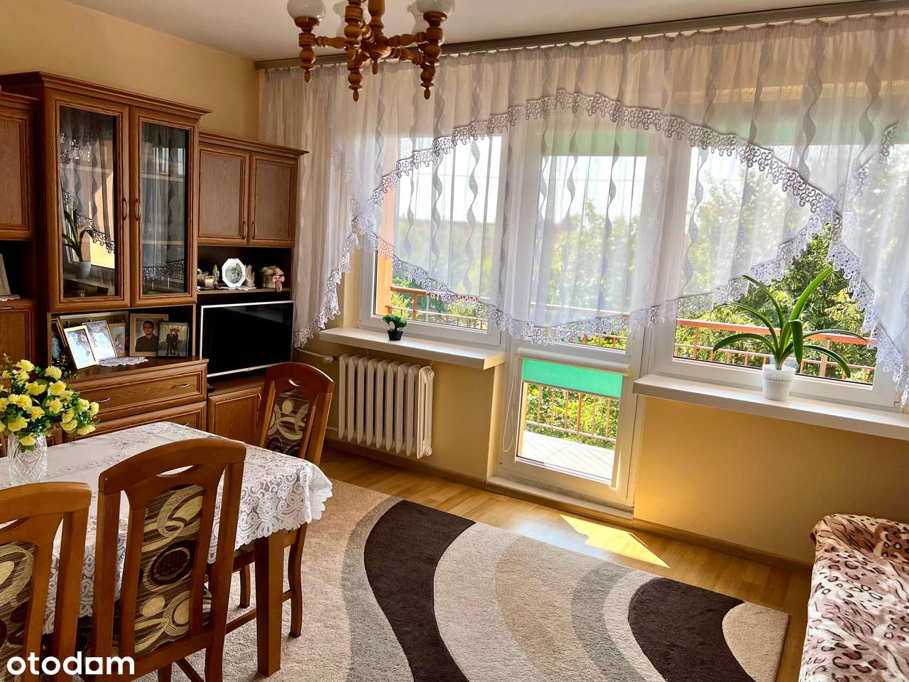 Przestronne 3-pokojowe mieszkanie z loggią-1