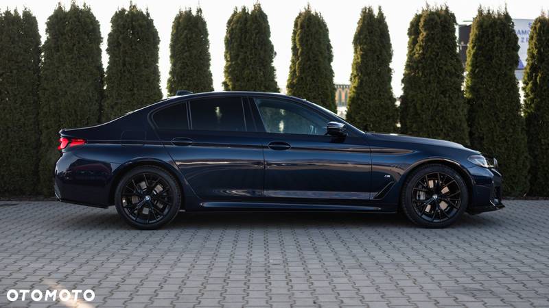 BMW Seria 5 540i xDrive mHEV M Sport sport - 8