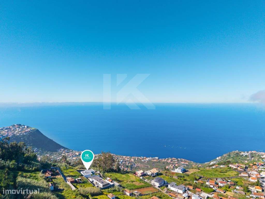 Moradia T3 com Piscina e Vista Mar no Arco da Calheta-43