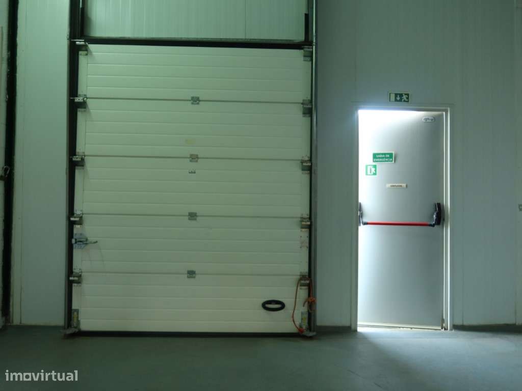 Armazém para venda em Azeitão - Oportunidade para começar ou expand... - Grande imagem: 5/10