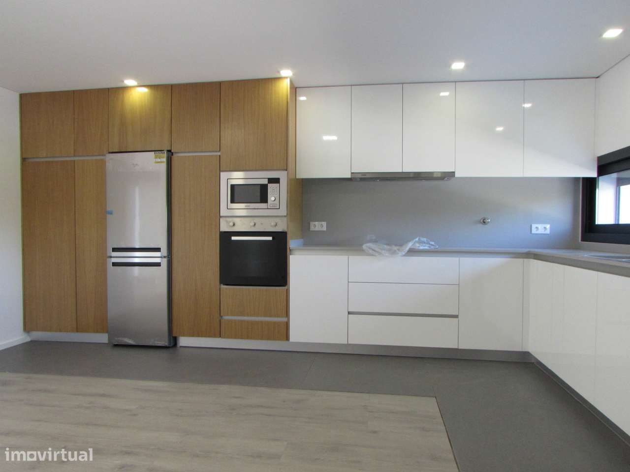 Moradia Gaveto, T3 ou T4.-5