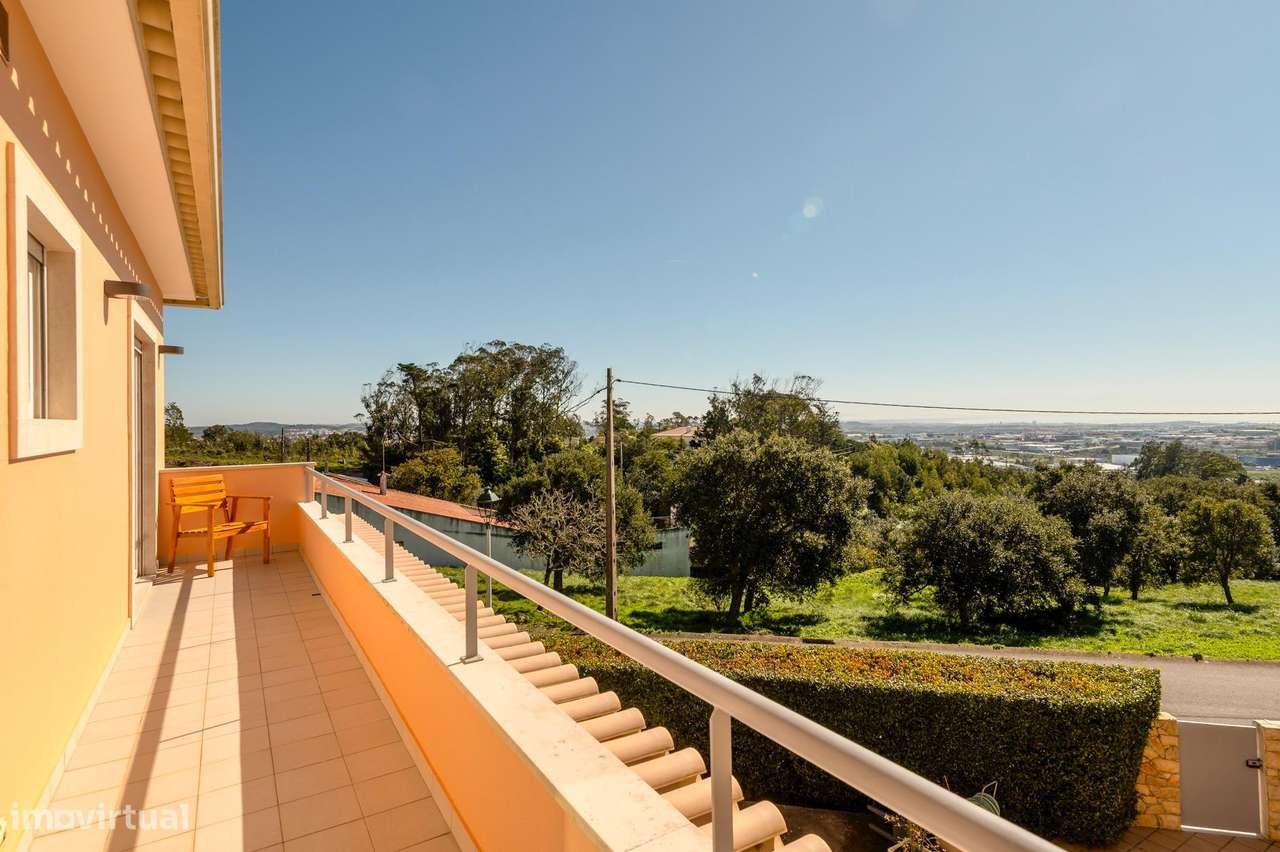 Moradia T3 com Jardim e Garagem | Construída em 2011 | São Pedro...-32