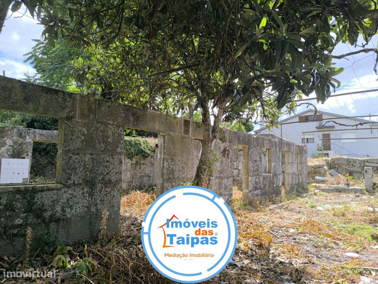 Vende-se Ruínas em Sande, Guimarães-4