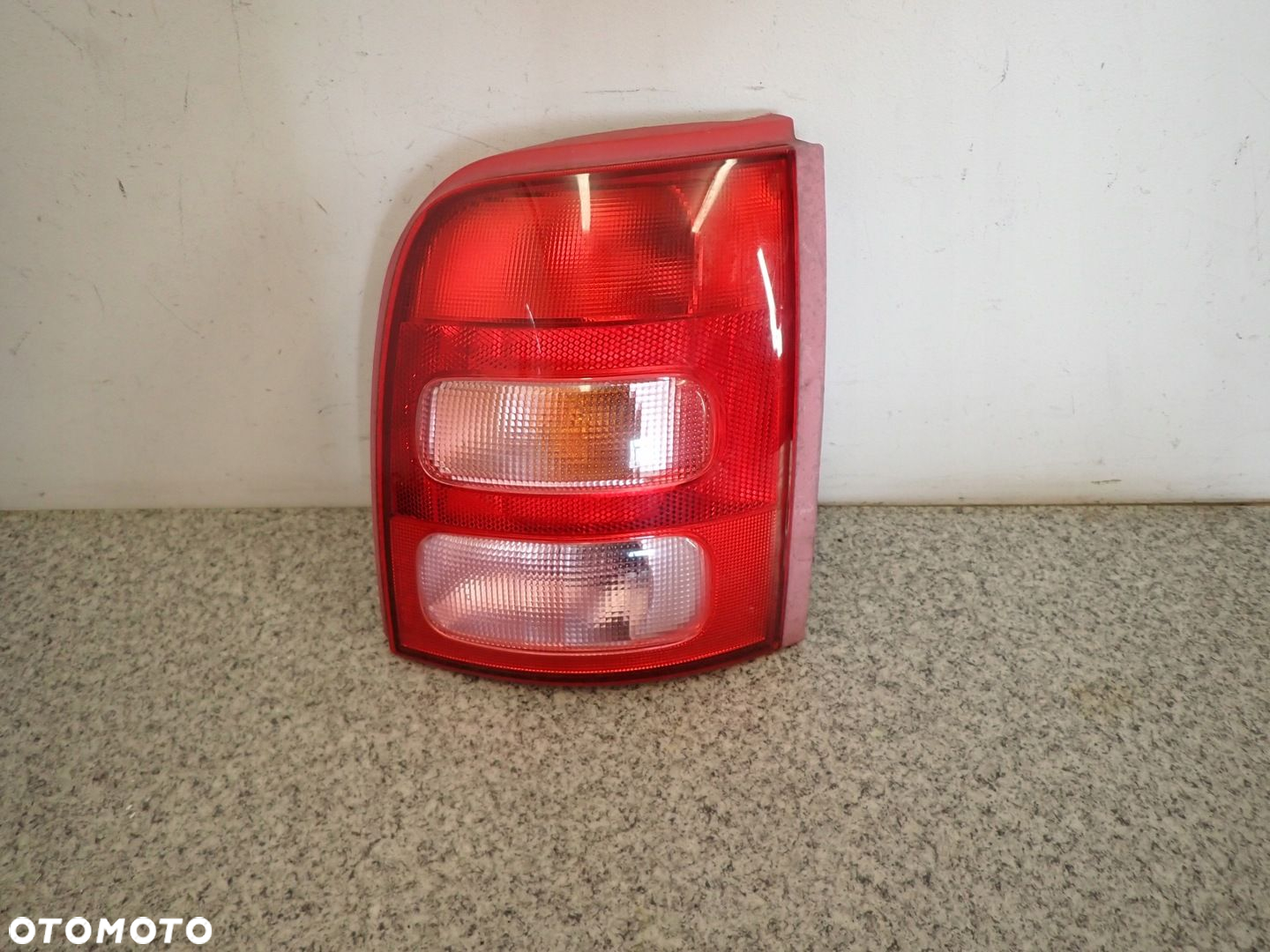 NISSAN MICRA K11 00-02 LAMPA TYLNA PRAWA EUROPA - 2