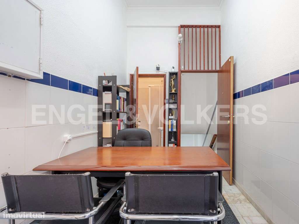 Espaço Comercial com Montra nas Avenidas Novas - Grande imagem: 4/23