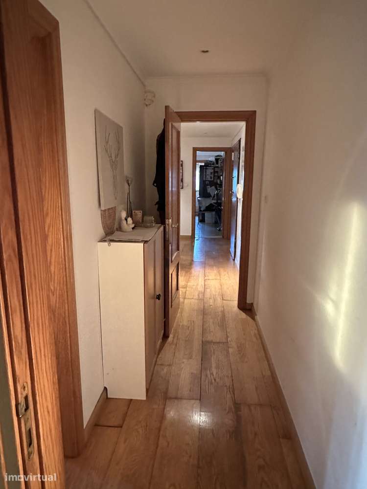 T3 com varanda, garagem e aquecimento central - Grande imagem: 5/19