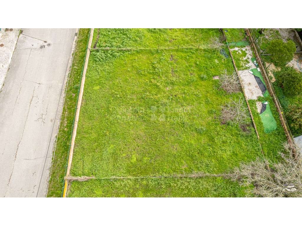 Terreno com 494 m2, em Azeitão - Grande imagem: 5/21