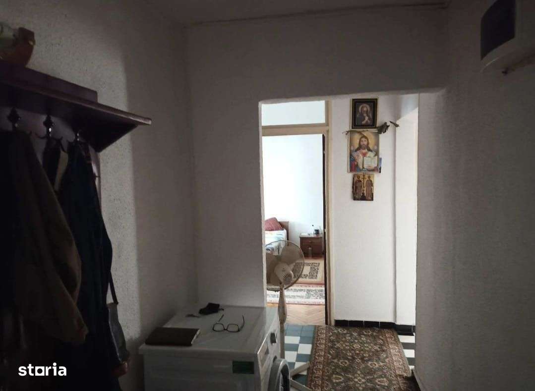 OTOPENI, CENTRAL , APARTAMENT 3 CAMERE - Imagine principală: 2/5