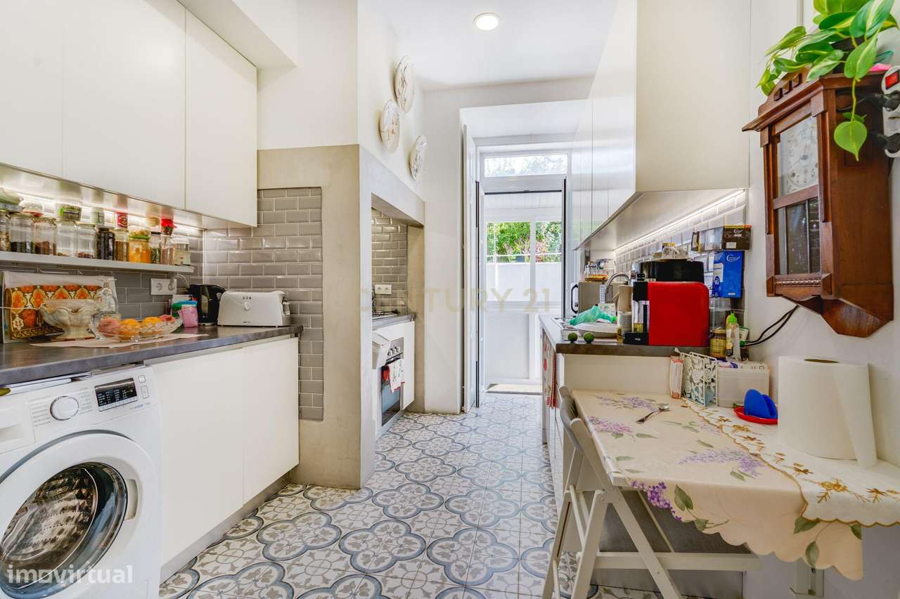 Apartamento de Charme com Jardim Privativo e Capela | Alcântara, Lisbo-10