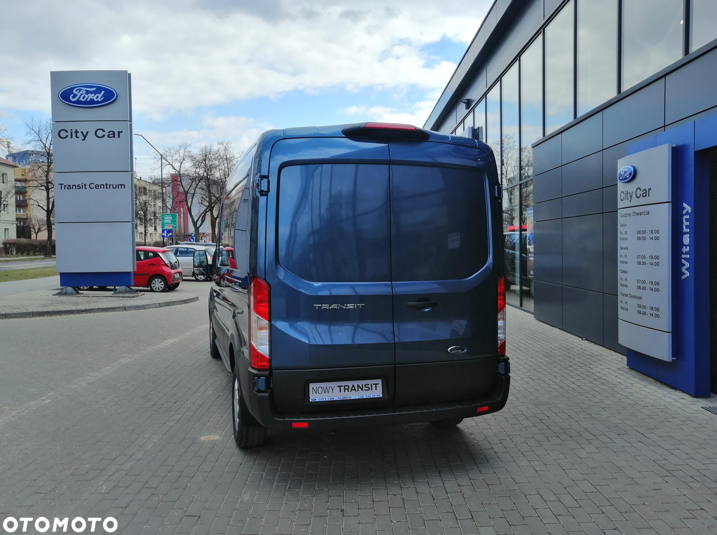 Ford Transit Van - 19