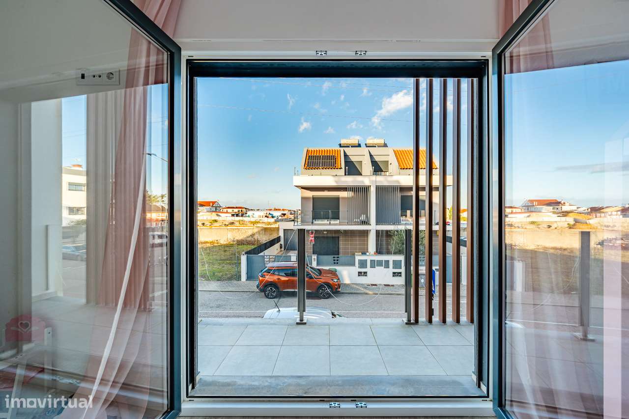 Moradia T3 com Garagem - Fernão Ferro-13