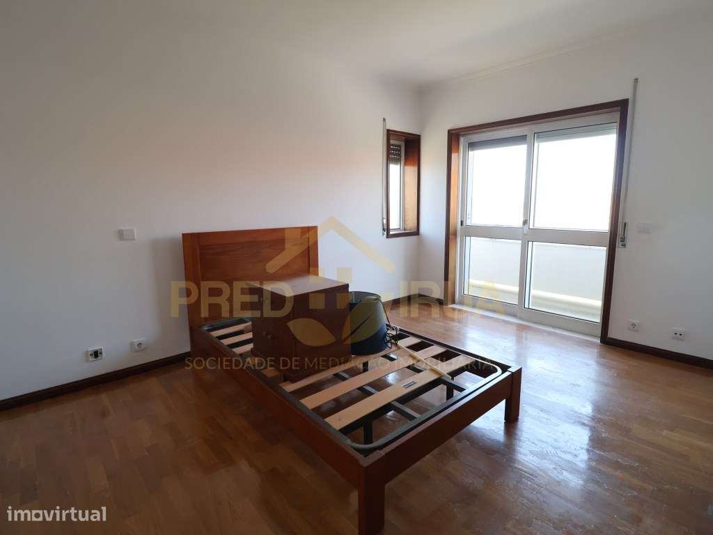 Fantástico T3 em Arcozelo com vistas de mar-13