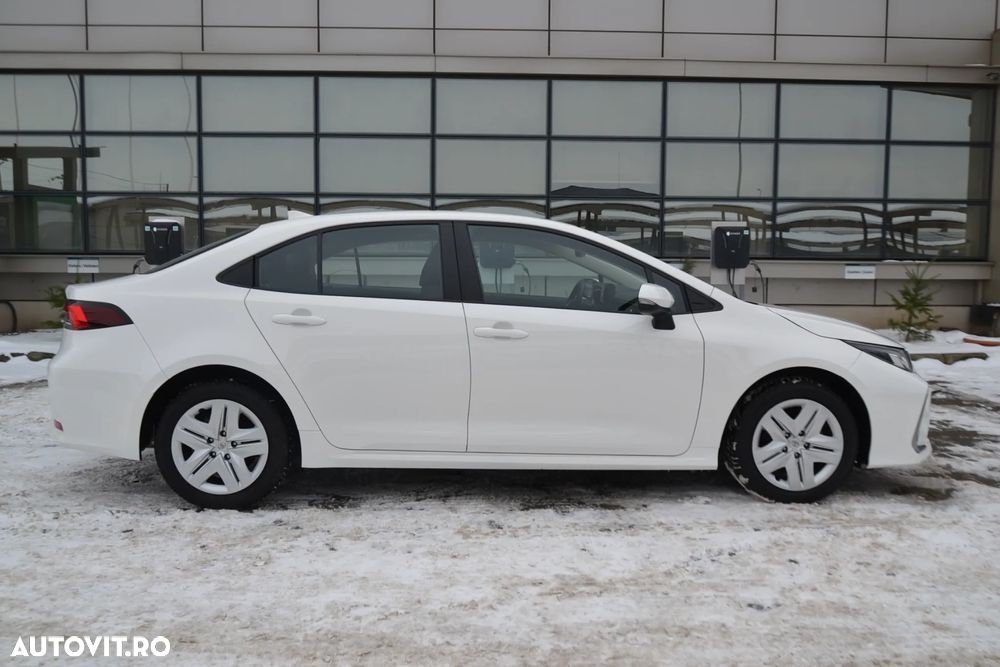 Toyota Corolla Sedan 1.8 Hybrid ECO HSD E-CVT 140 cp 33202 km - 3