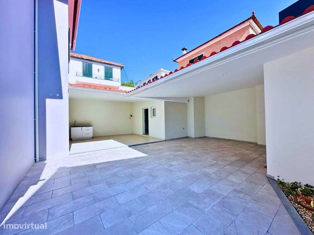 Moradia T3 Moderna com 3 Suítes no Centro do Funchal – Zona do Til-41