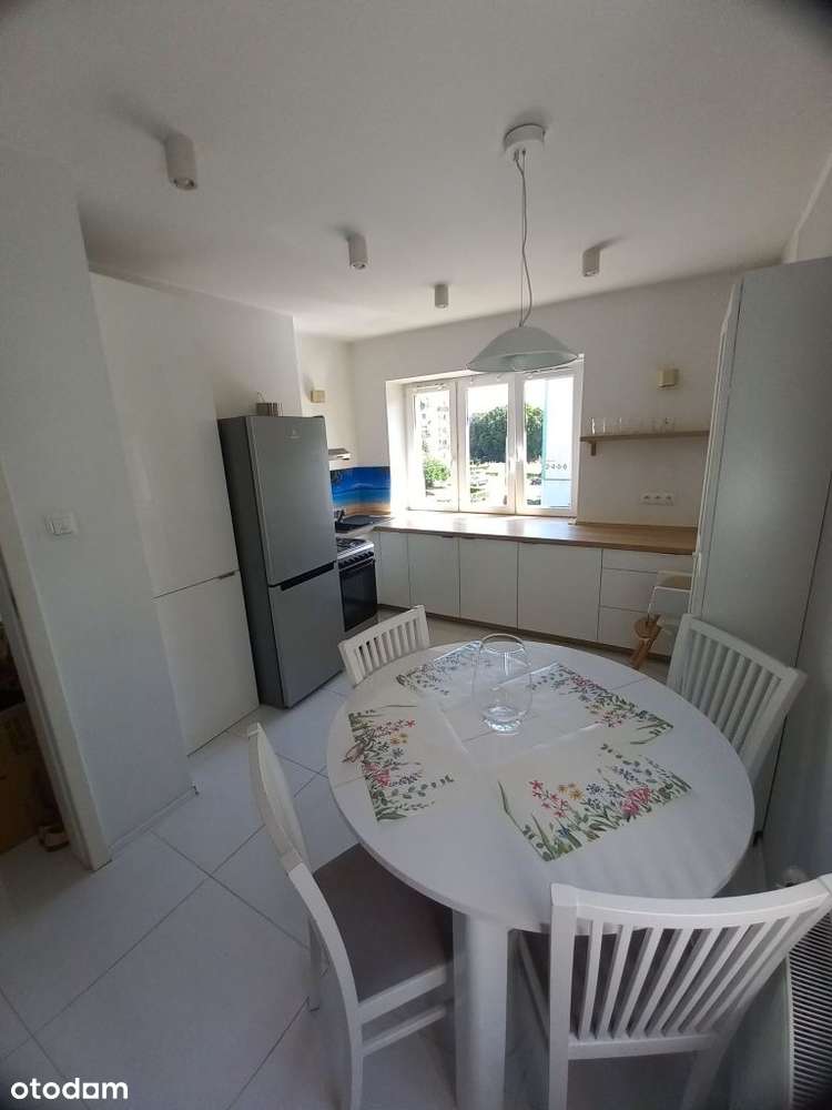 Sprzedam mieszkanie w pobliżu Forum.-10