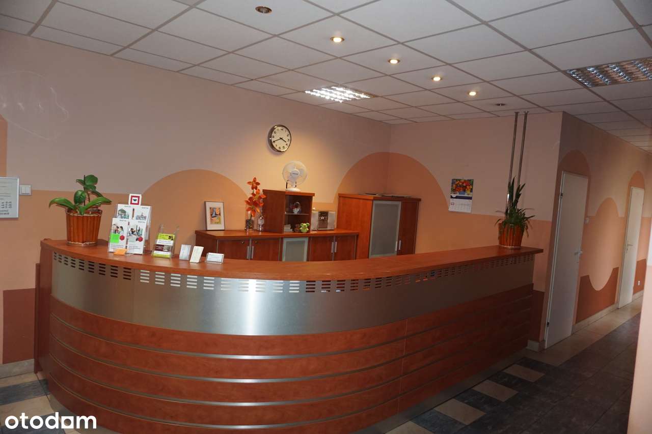 Budynek komercyjny w rynku głównym Łęczycy - Pełny obrazek: 4/7