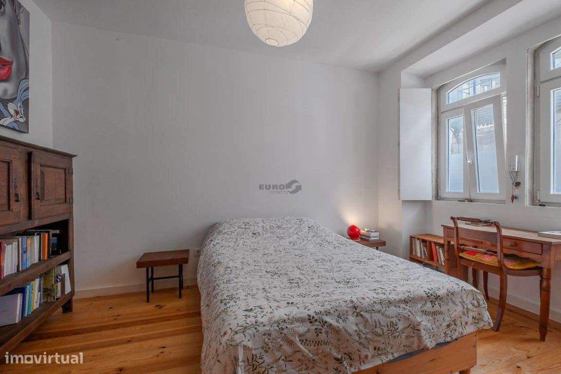 Moradia duplex na Graça com 5 Quartos e Jardim-7