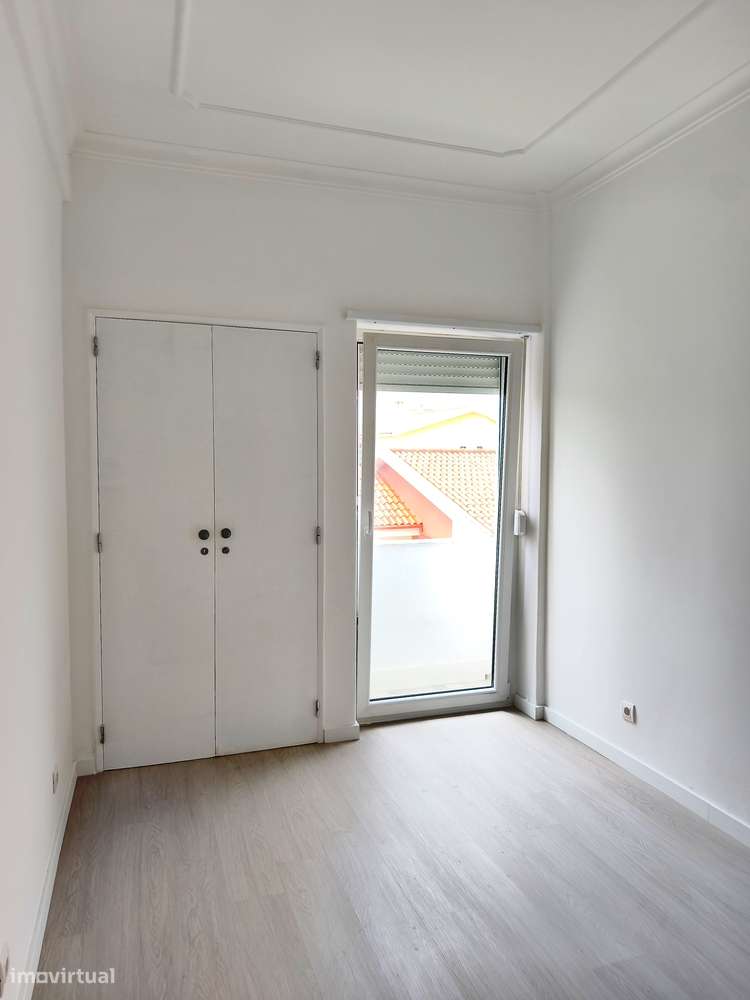 T2 Centro Queijas, Totalmente Remodelado, Junto aos CTT e P. Doce-27