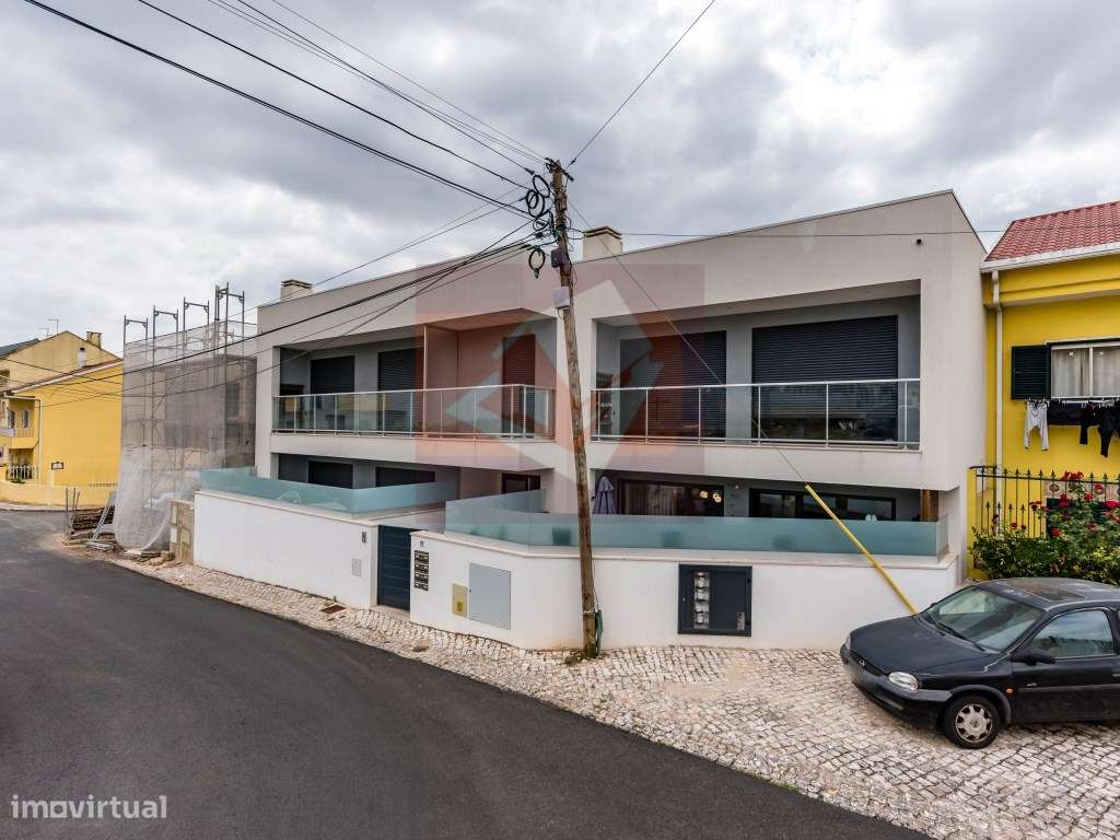 Apartamento T2 mobilado em Casal de Cambra-52