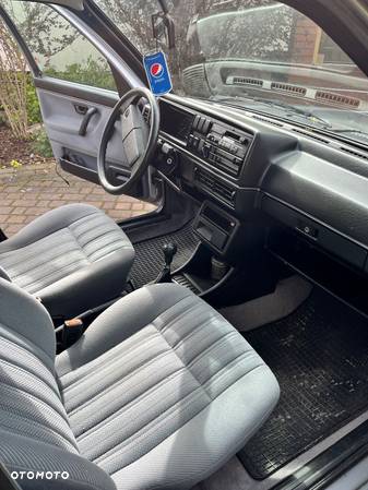 Volkswagen Golf 1.6 GL - 7