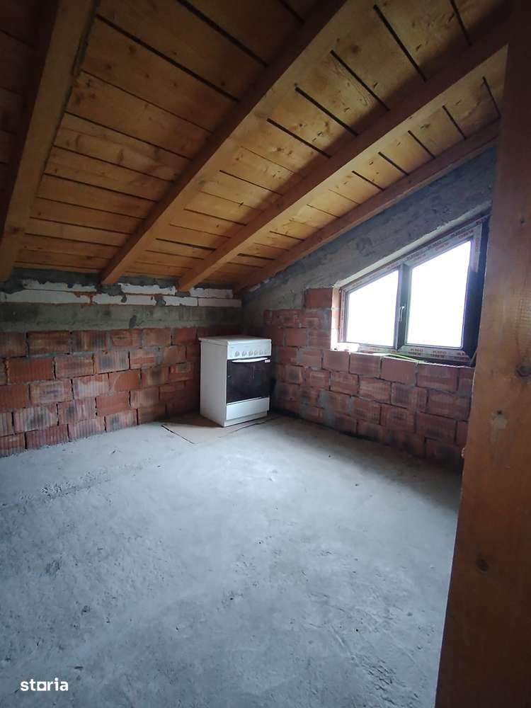 Casa D+P+M, D, 150 mp, teren 700 mp, Bratuleni, în spate la Metro-12