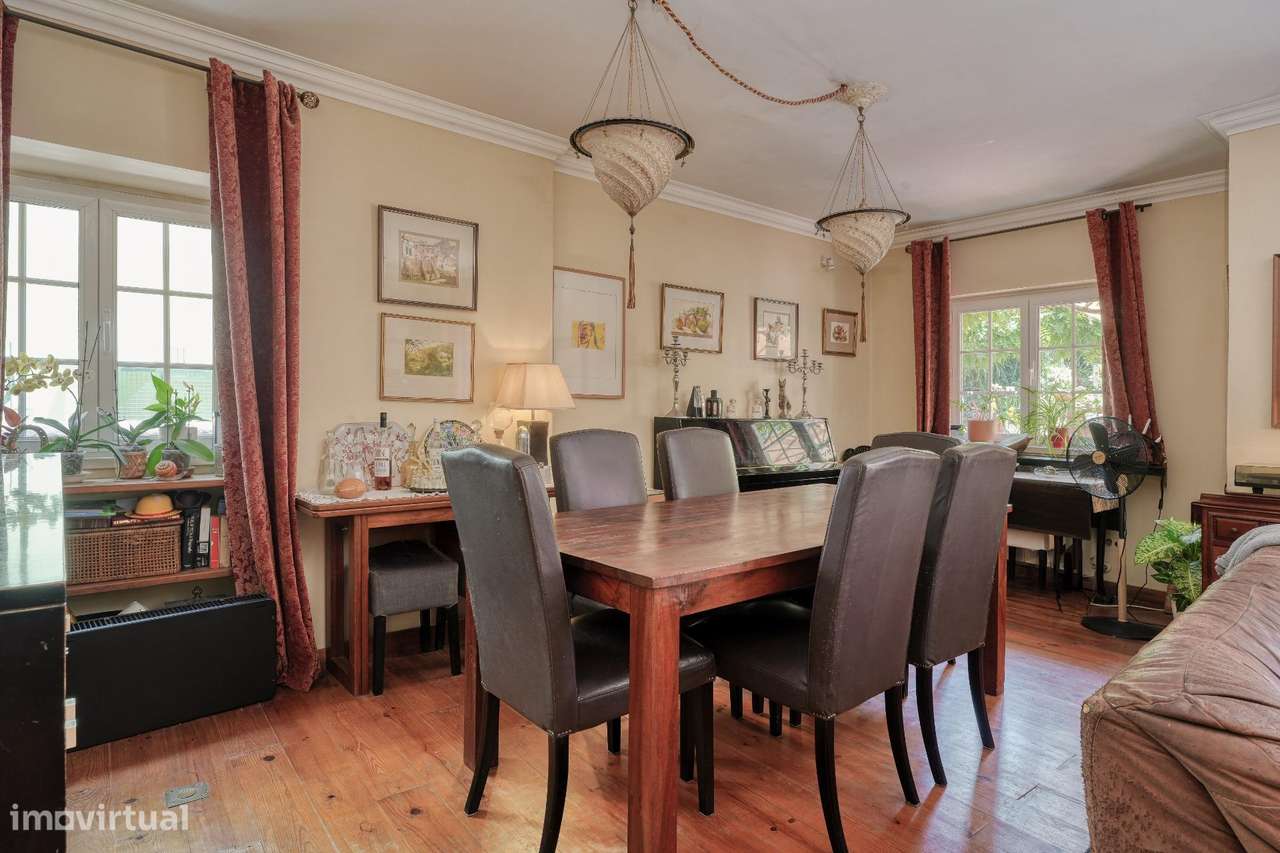 Casa com jardim no coração histórico de Sintra-11