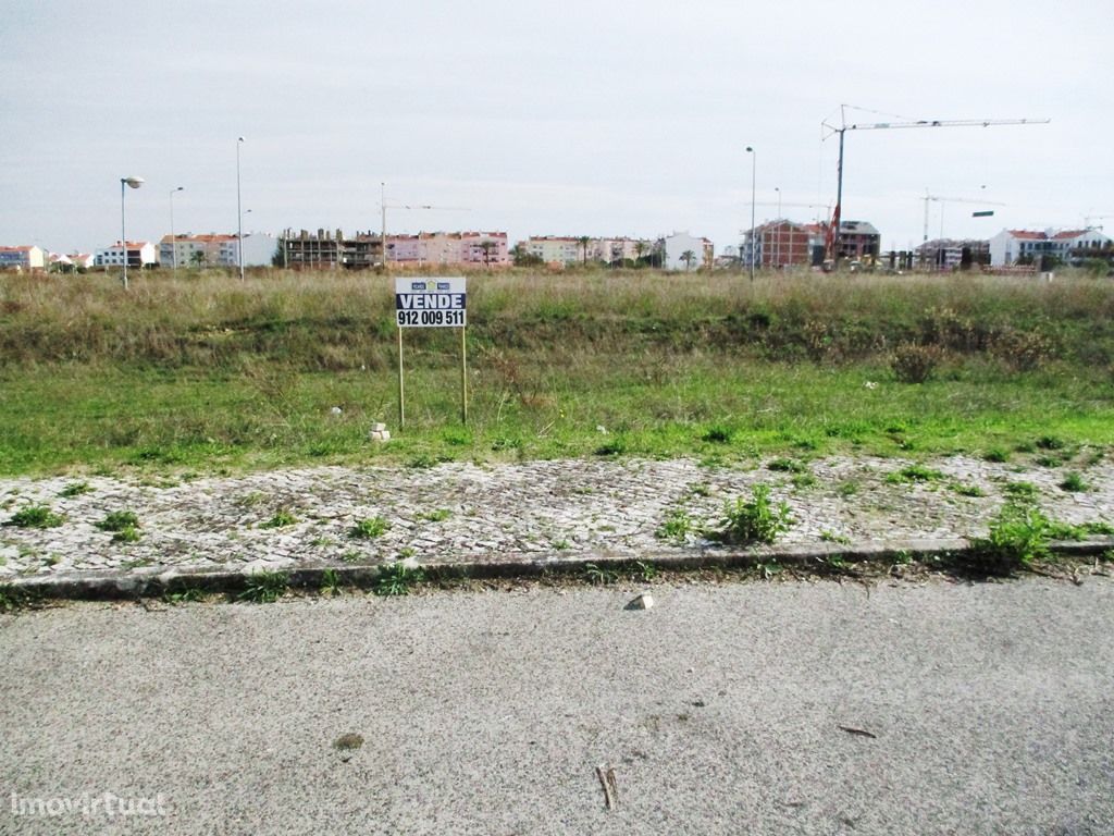 Lote Terreno p/ Prédio 6 Fogos - Urb. Vale Flores - Pinhal Novo