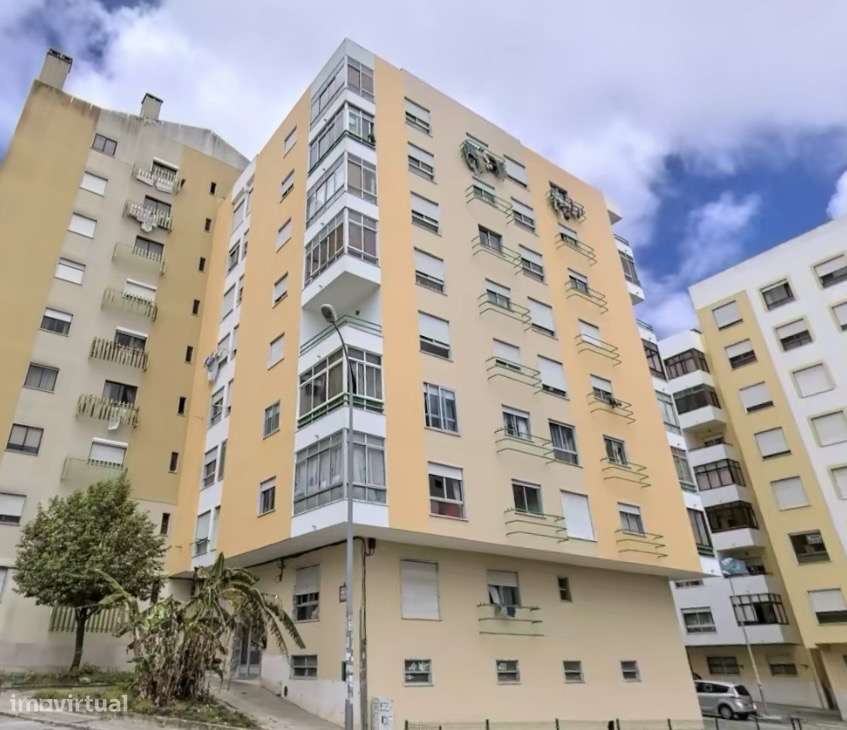 Apartamento T2 à venda na Avenida Santa Maria, Cacem-18