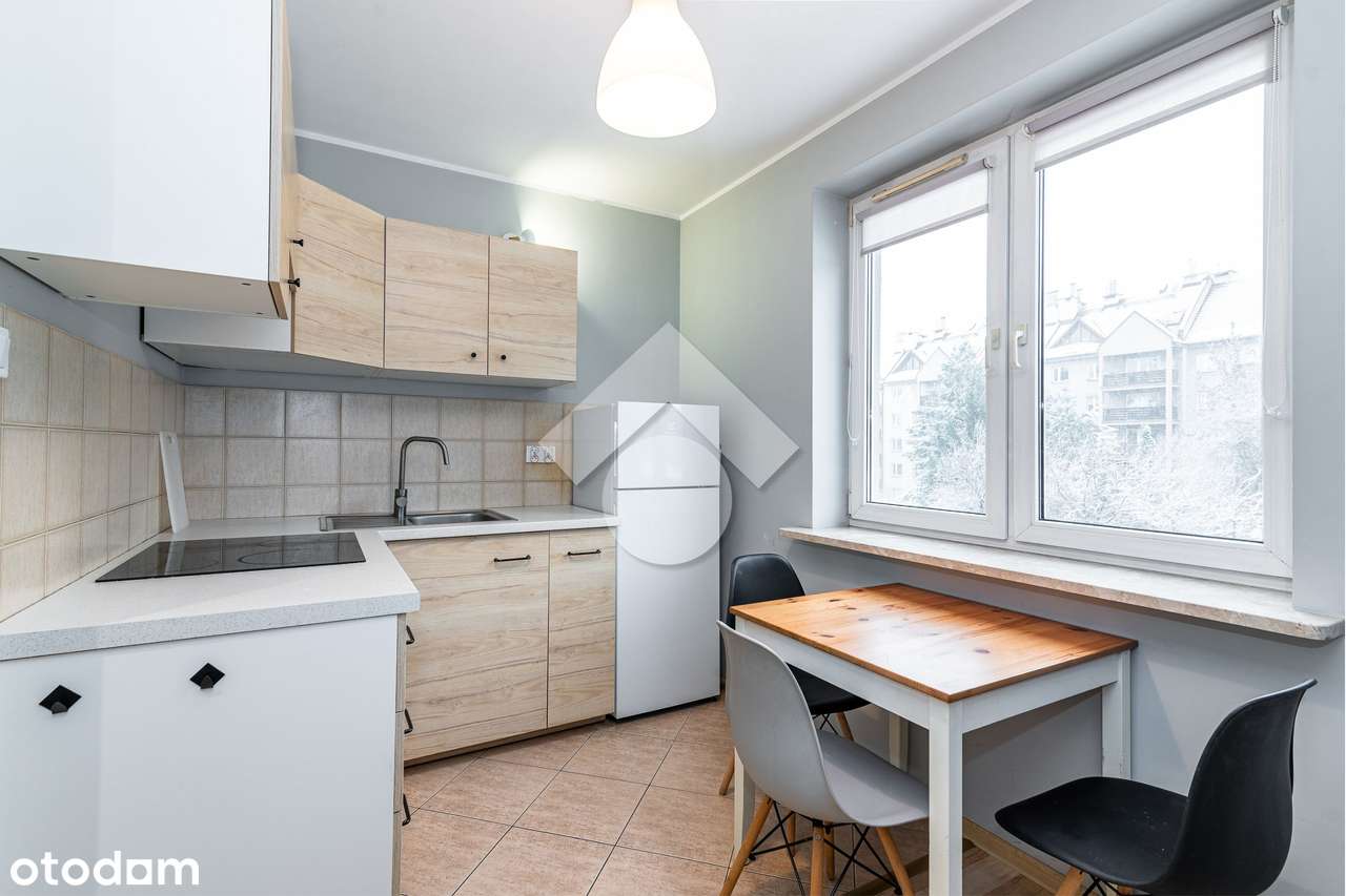 Przestronna kawalerka z dużą kuchnią | Kurdwanów | Widok na park-4