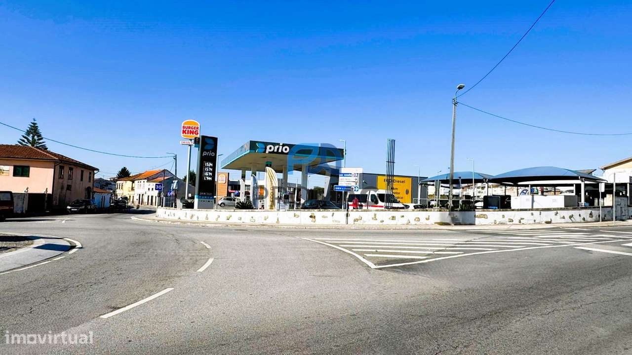 MORADIA T2 em Banda com Garagem em Baguim do Monte - Junto ao Metro - Grande imagem: 4/54