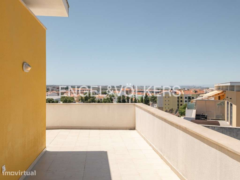 Exclusivo Duplex T2+1 com Terraço Privativo e Vista Panorâmica-21