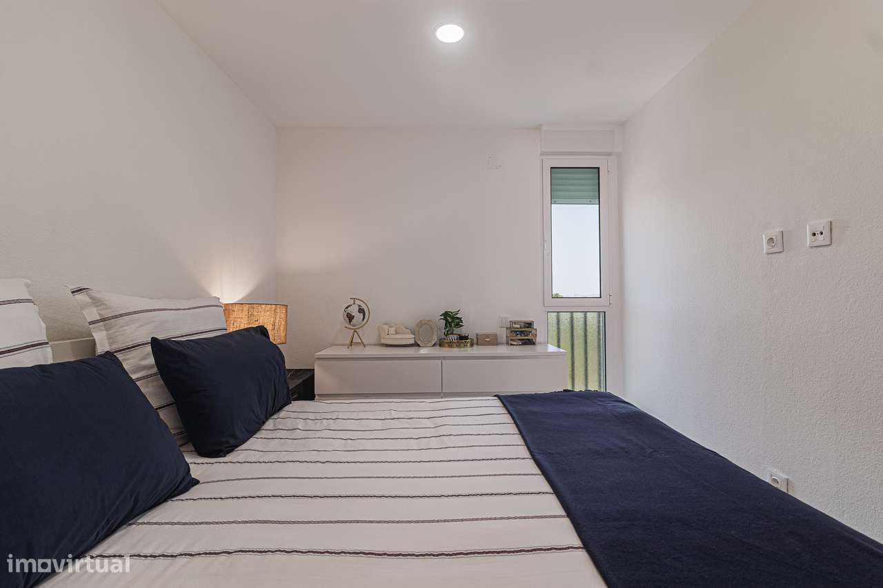 Apartamento T3 remodelado em prédio com elevador, Corroios-22