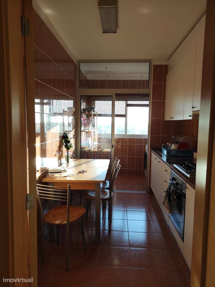 Arrendam-se 3 Quartos Junto ao ISCAP-H. S. João (Despesas Incluídas) - Grande imagem: 4/5