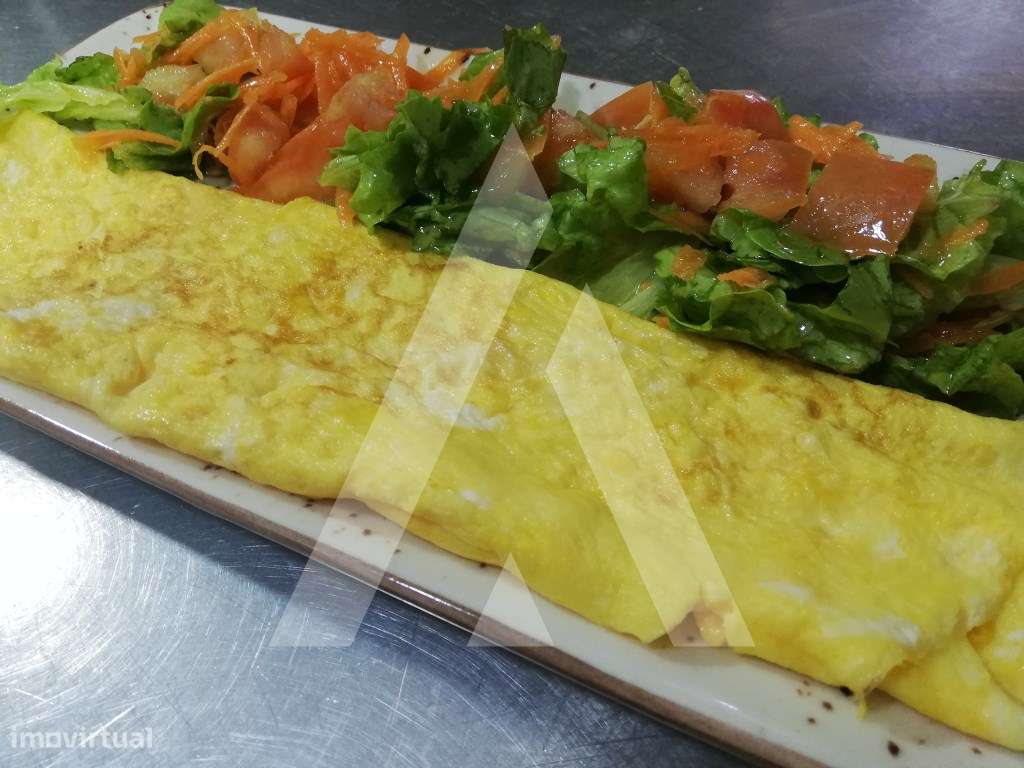 Café para Trespasse no Centro de Albergaria-a-Velha, com jogos da S...-17