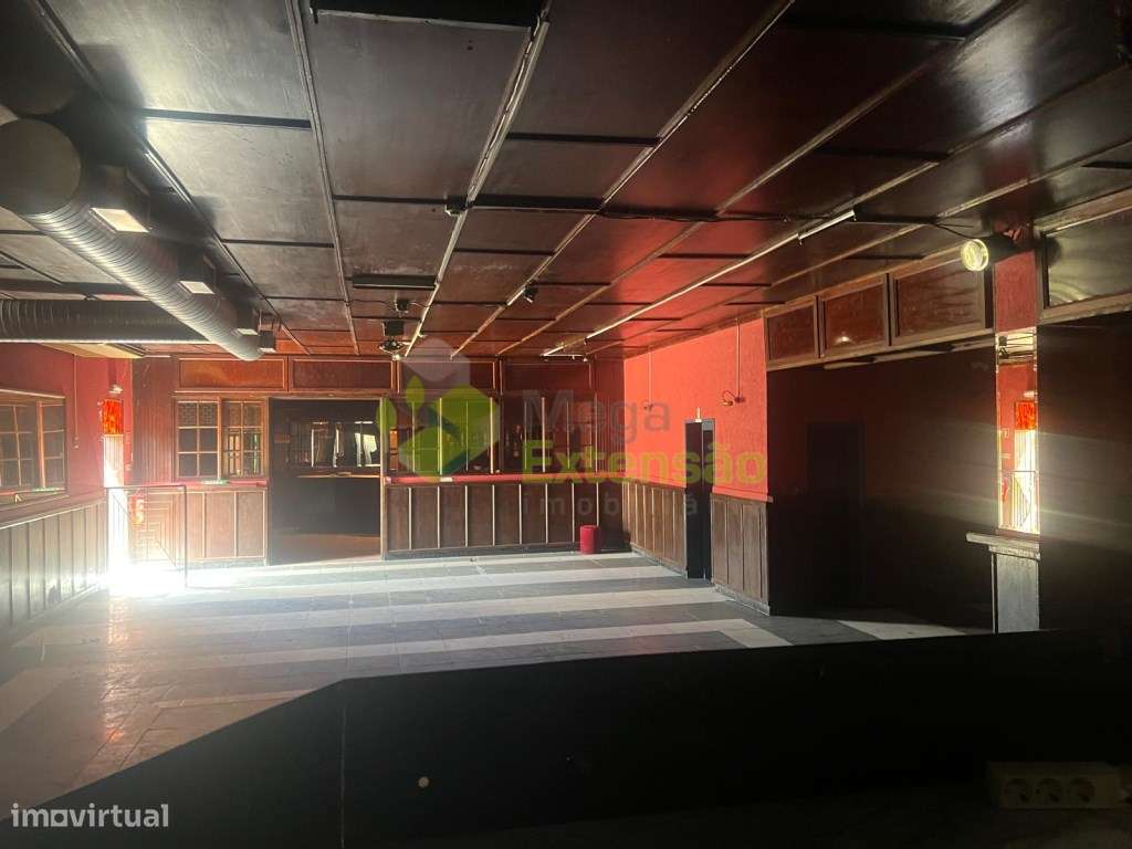 Antigo bar, para recuperar, perto de Alcoentre - junto à A1, com lo...-20