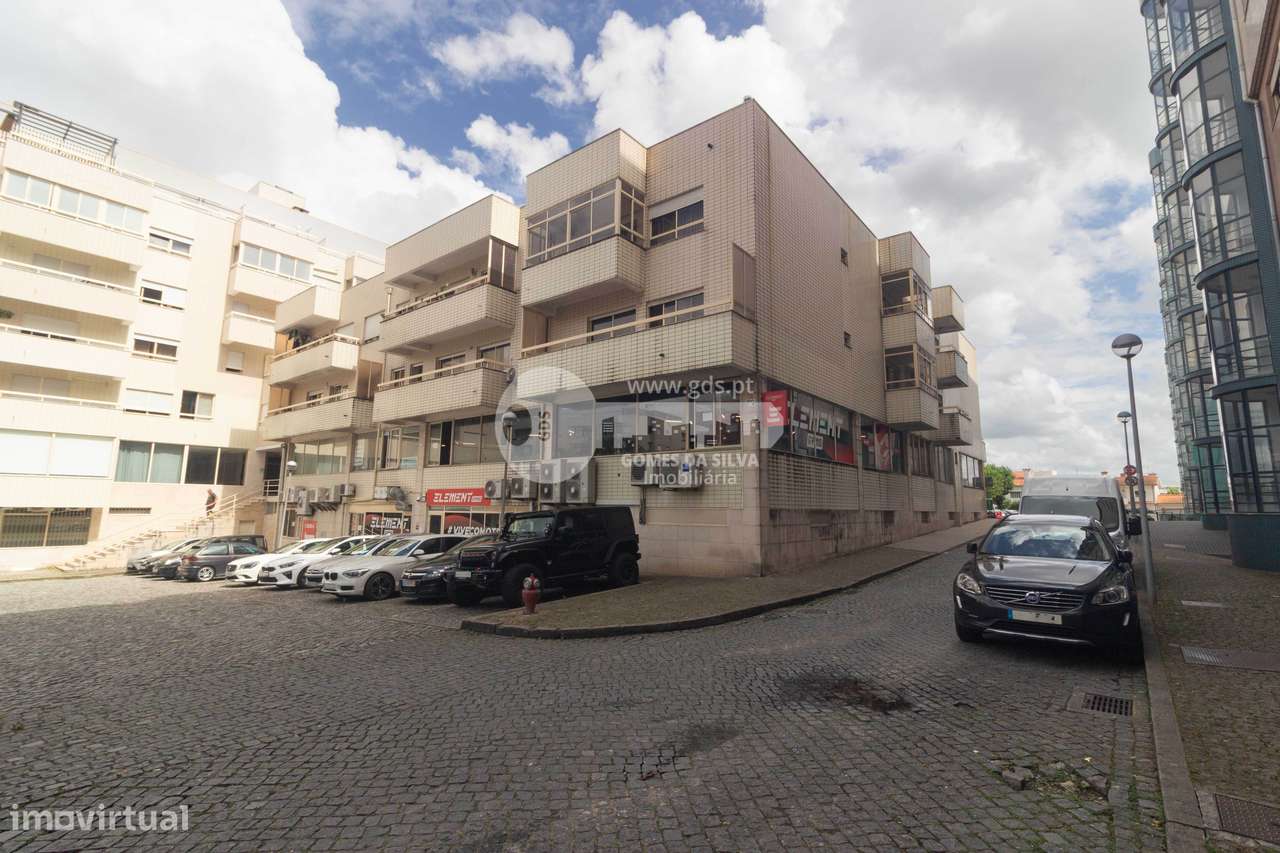 Apartamento T3 c/ lugar de garagem - Edifício do Galo-28