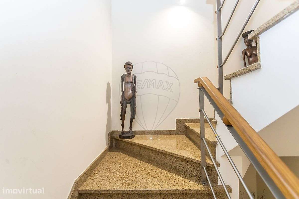 Moradia T4 para venda-16