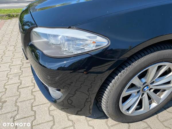 BMW Seria 5 525d xDrive - 24