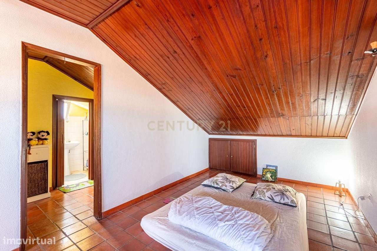 Apartamento T3 com Vista Panorâmica no Montijo-15