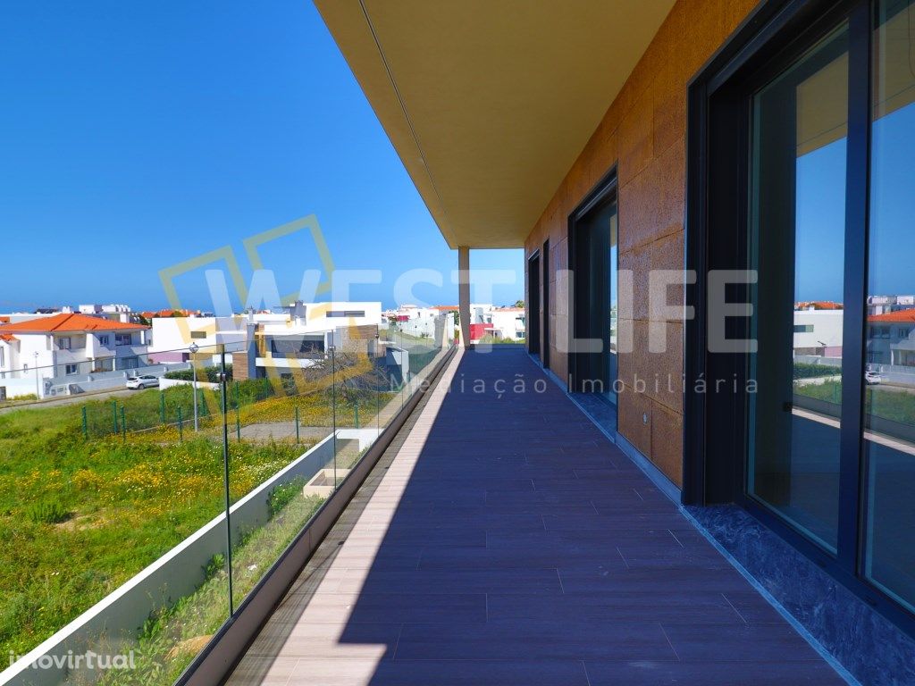 Moradia na Ericeira - T4 Junto ao Centro da Vila com Pisc...