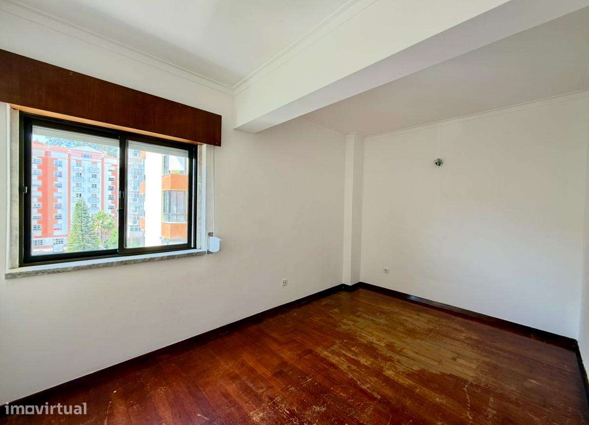 T1 com Parqueamento na Tapada das Mercês-12