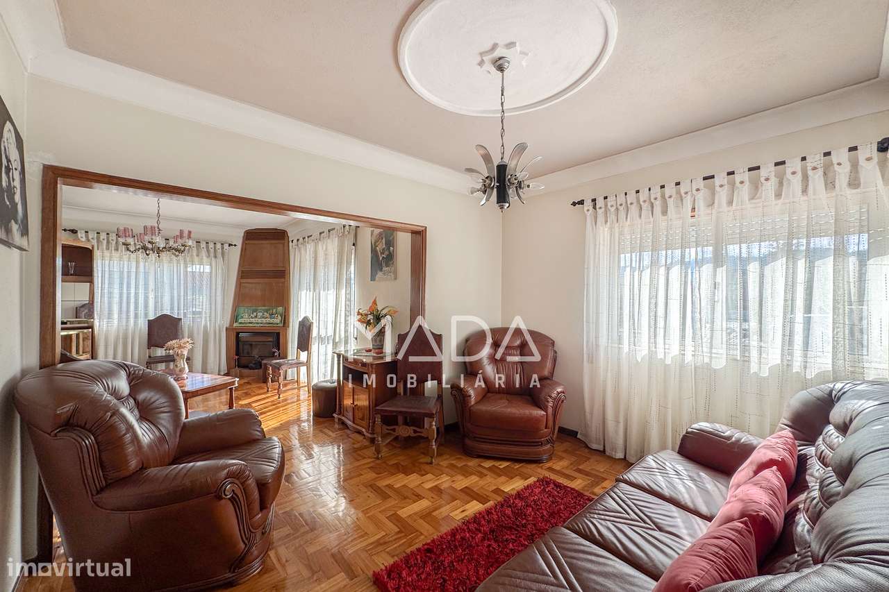 Moradia T3 geminada c/loja e escritório em Cabreiros, Braga - Grande imagem: 4/27