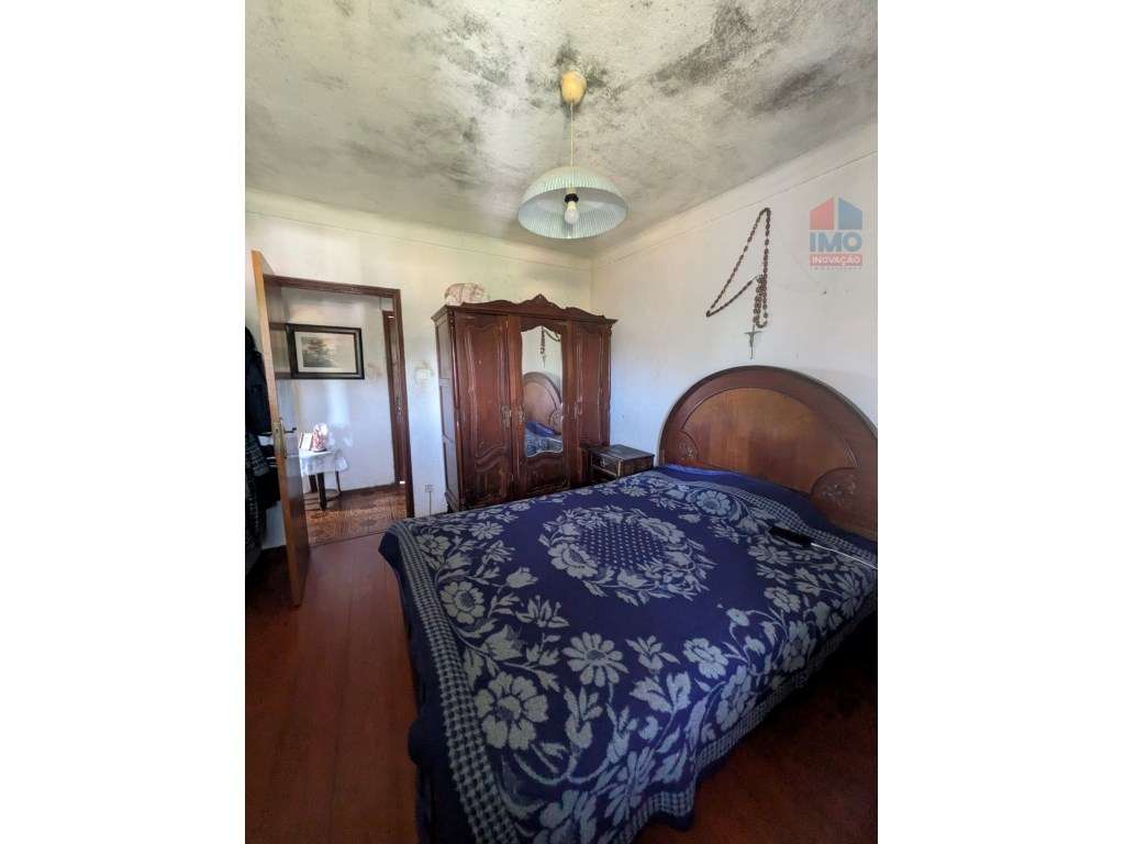 QUINTA COM MORADIA T3 PISCINA TERRENO E ANEXOS-27