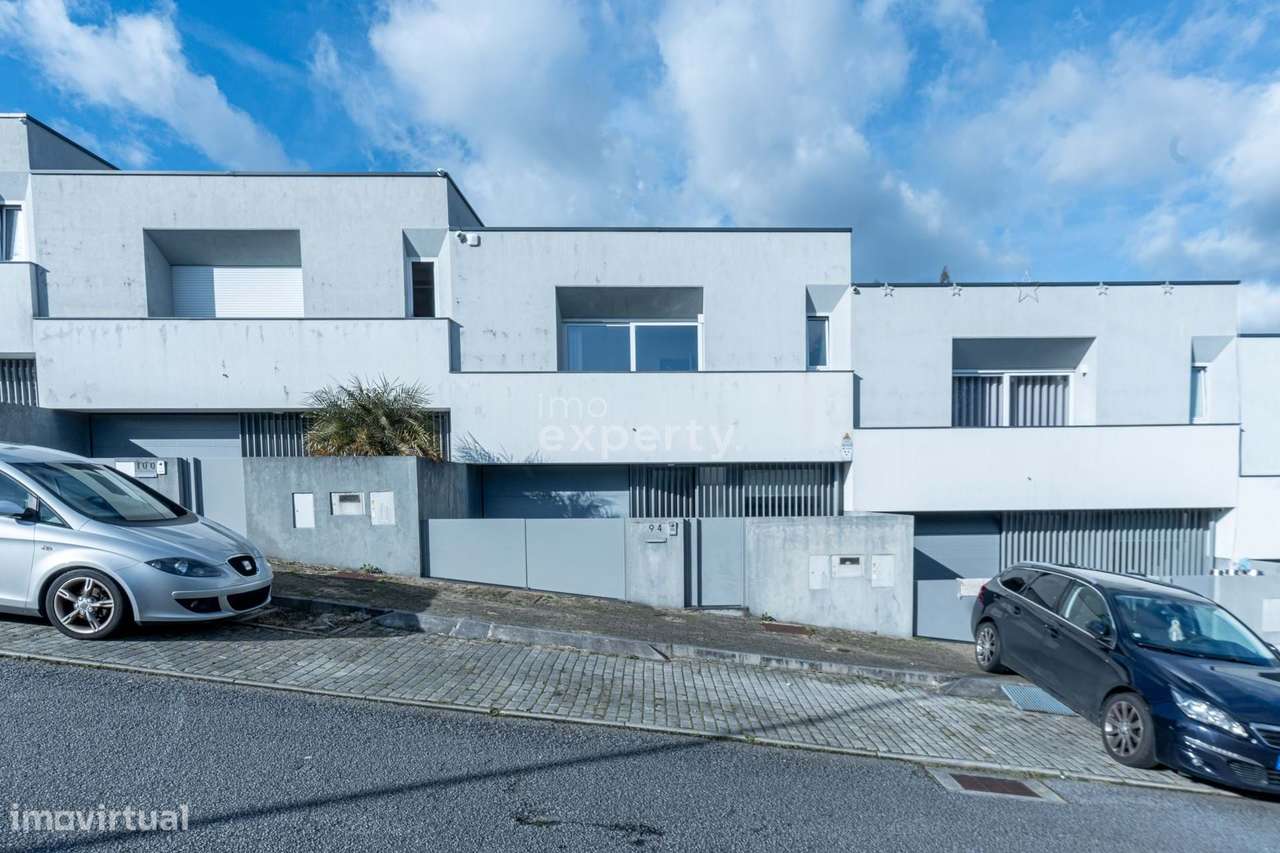 Moradia T3 geminada em V. N. de Famalicão, Braga-23