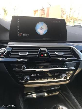 BMW Seria 5 520d AT - 17